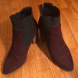 Maroon suede ankle boots; minimal wear; size 10W